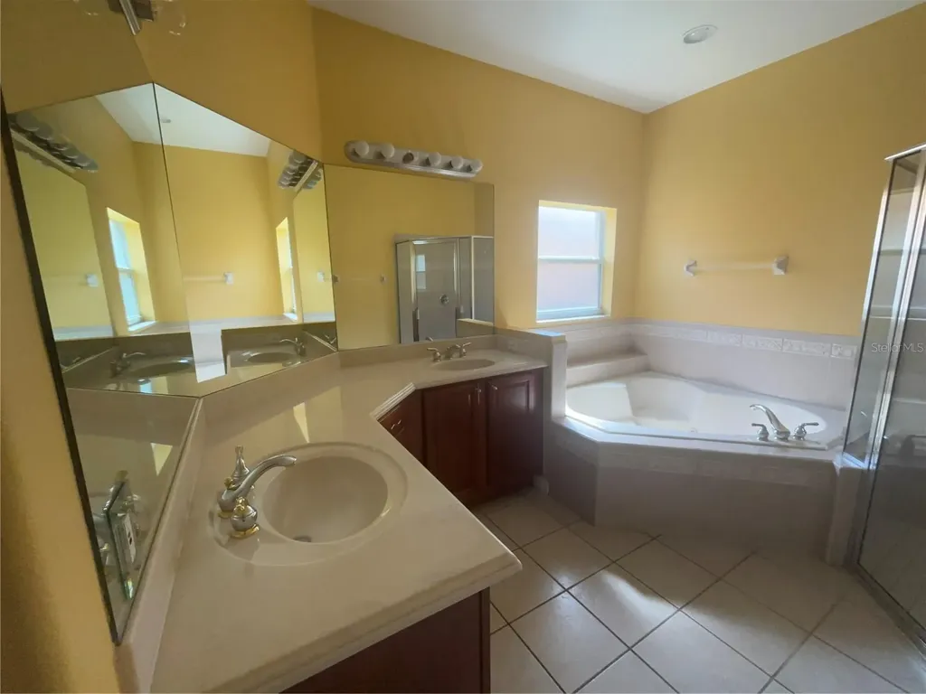 1881 Windward Oaks Court Kissimmee FL 34746