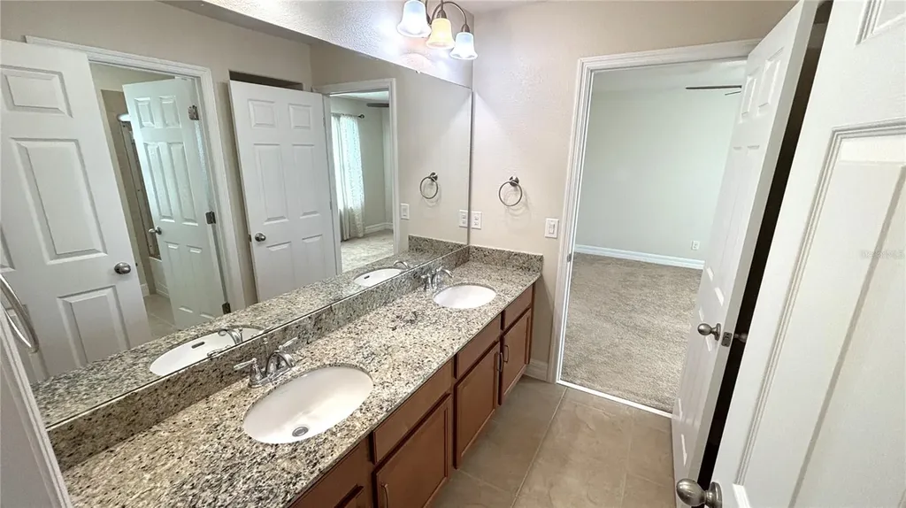 5217 Dove Tree Street Orlando FL 32811