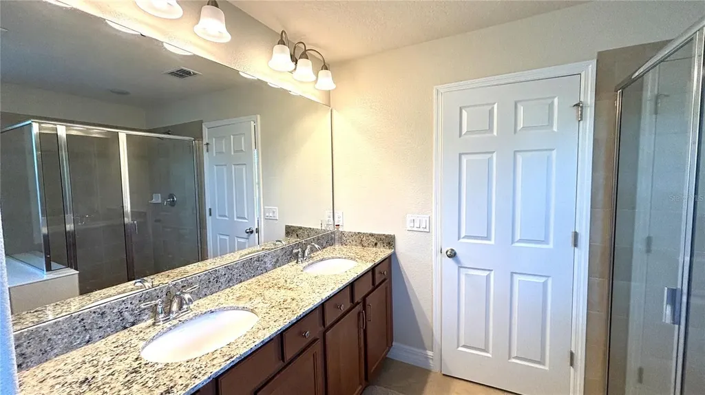 5217 Dove Tree Street Orlando FL 32811