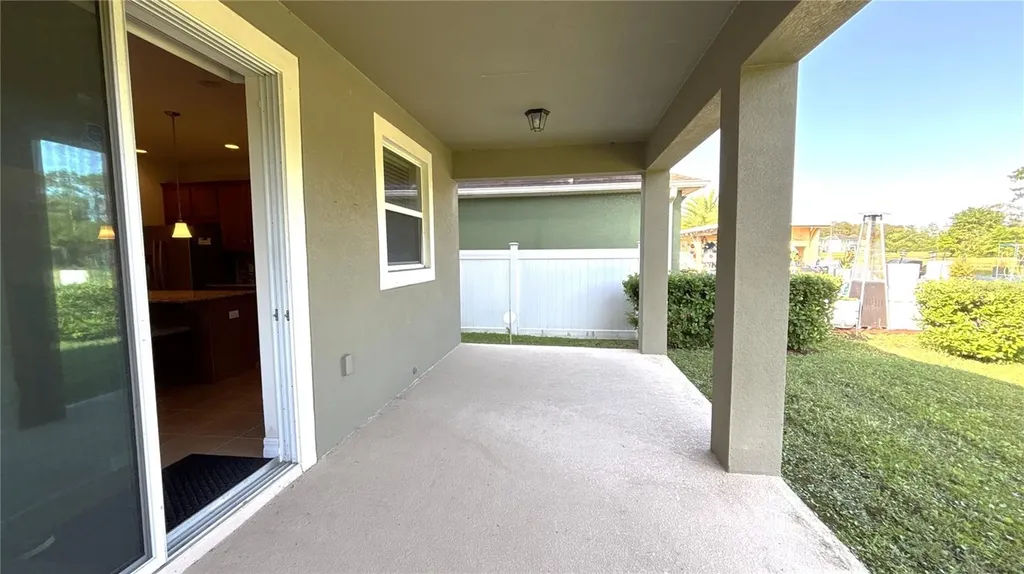5217 Dove Tree Street Orlando FL 32811