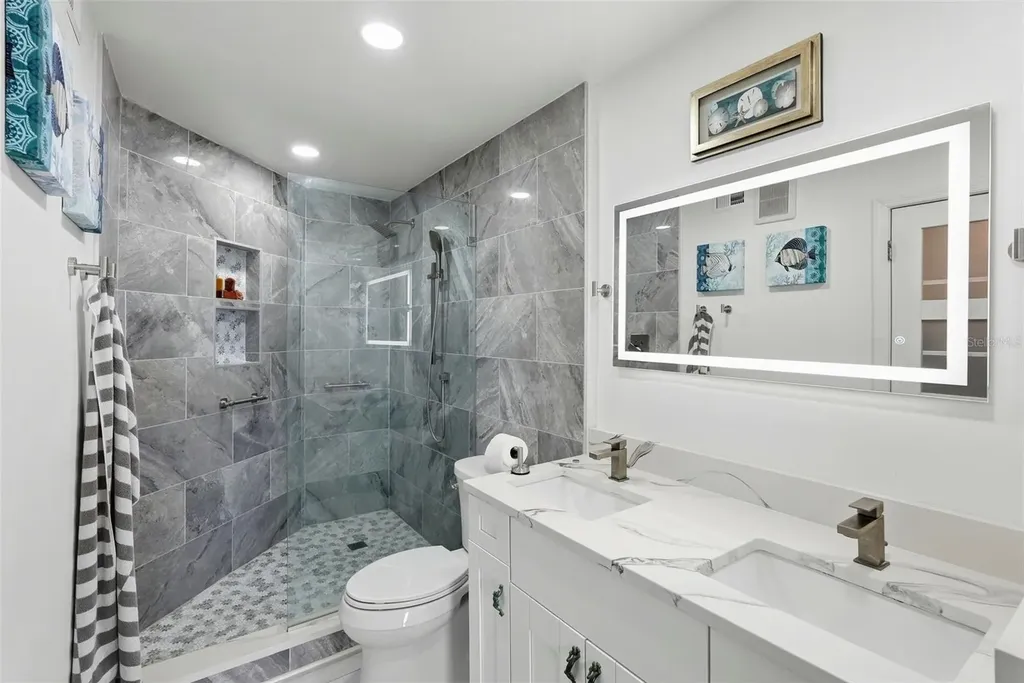 6158 Palma Del Mar Boulevard S St Petersburg FL 33715