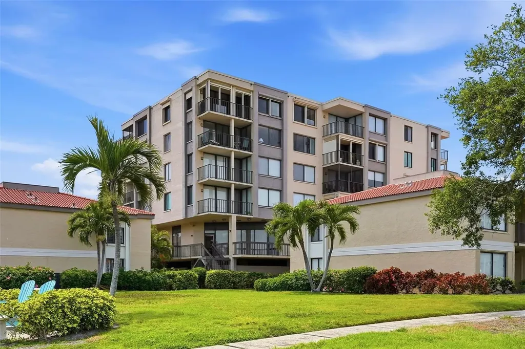 6158 Palma Del Mar Boulevard S St Petersburg FL 33715
