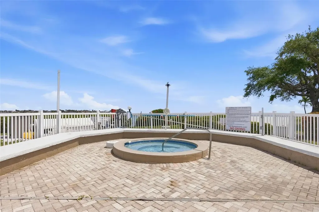 6158 Palma Del Mar Boulevard S St Petersburg FL 33715