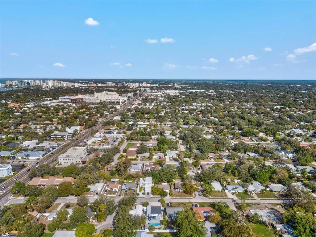 2084 Grove Street Sarasota FL 34239