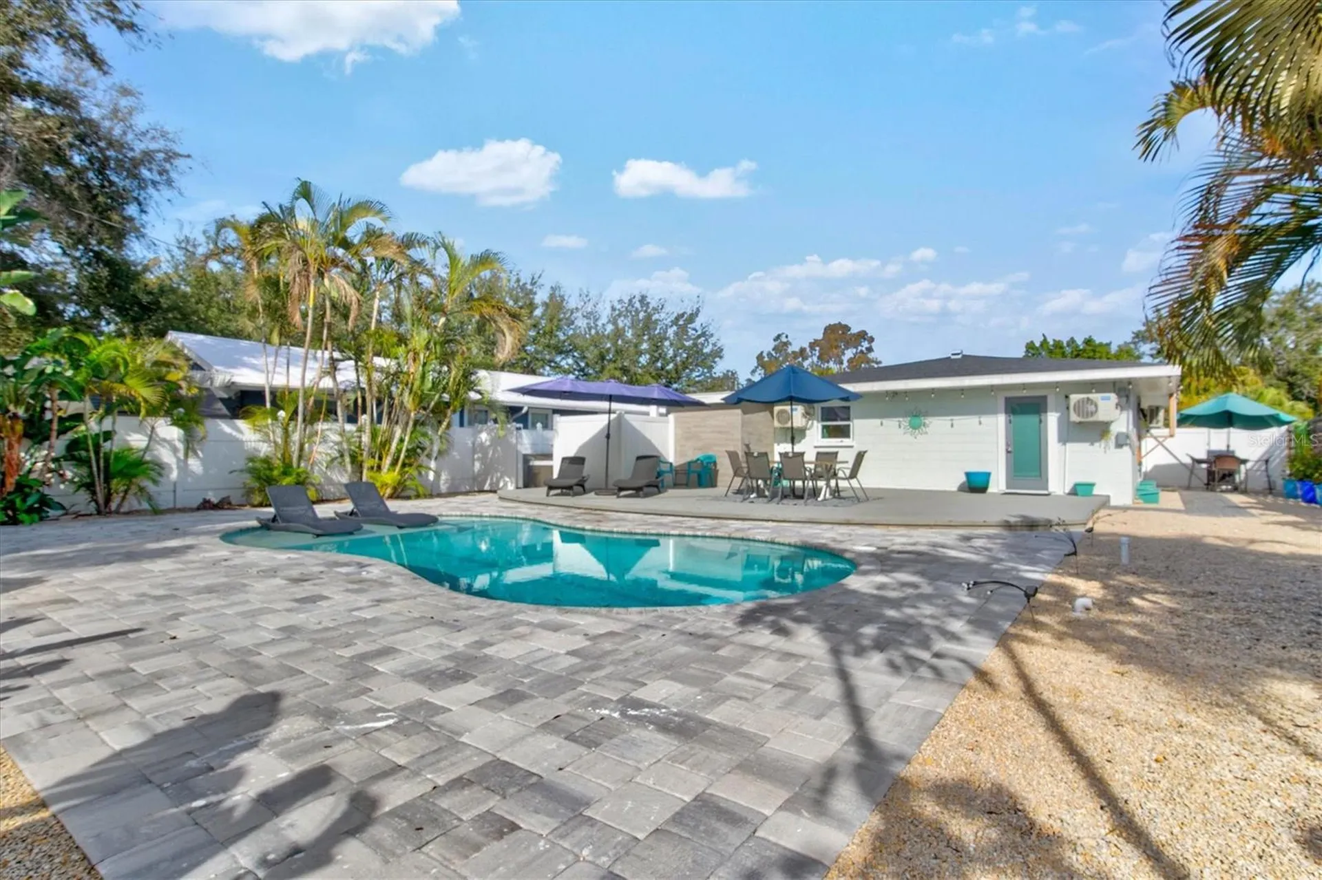 2084 Grove Street Sarasota FL 34239