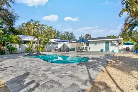 2084 Grove Street Sarasota FL 34239