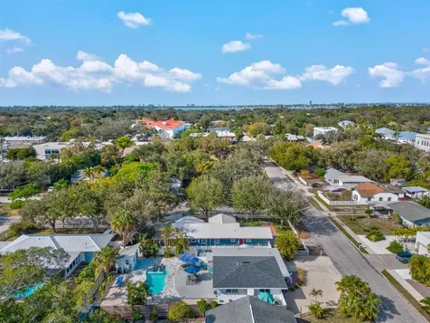 2084 Grove Street Sarasota FL 34239