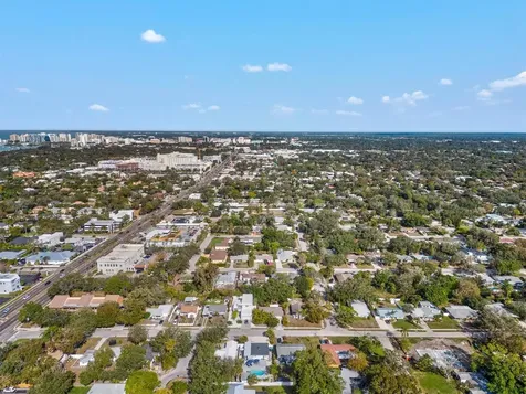 2084 Grove Street Sarasota FL 34239