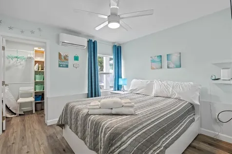 2084 Grove Street Sarasota FL 34239