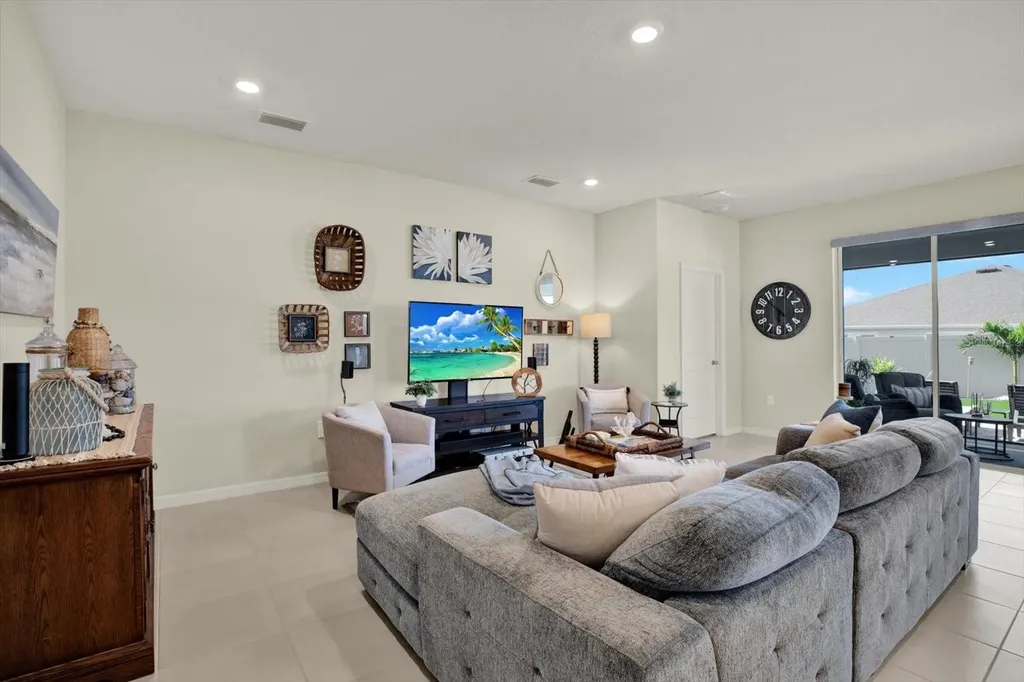 10186 Shoreline View Way Wesley Chapel FL 33545