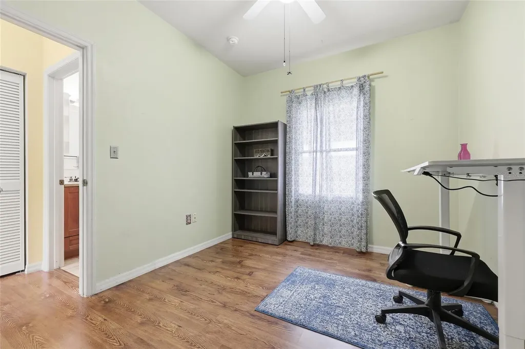 637 NW 4th Street Gainesville FL 32601