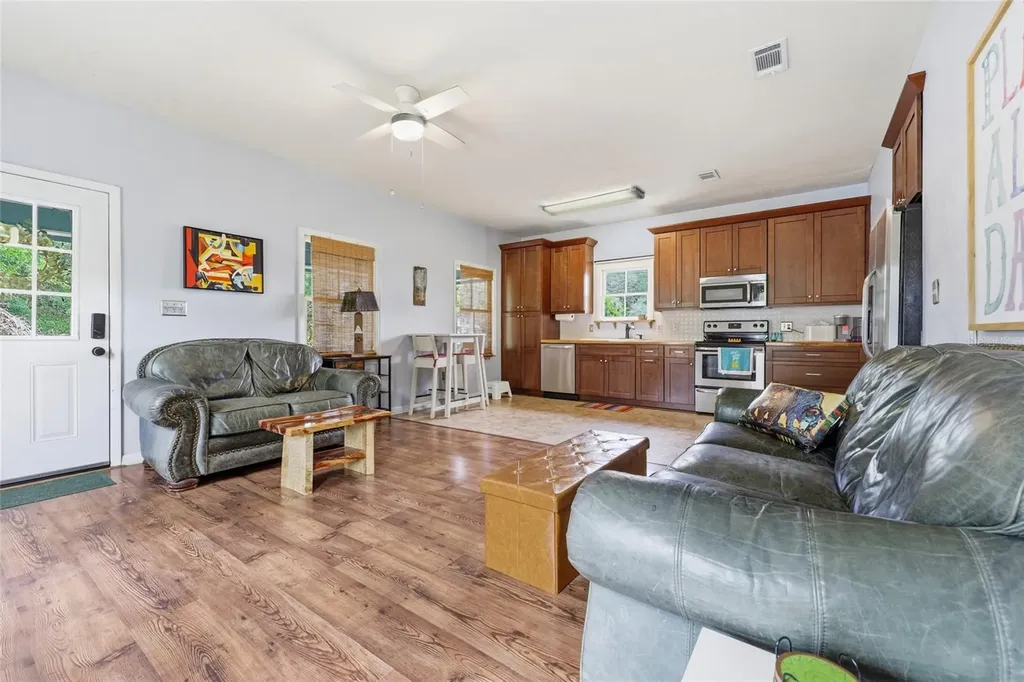 637 NW 4th Street Gainesville FL 32601