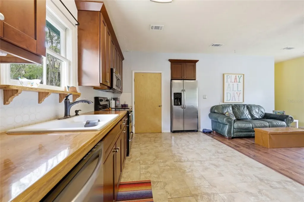 637 NW 4th Street Gainesville FL 32601