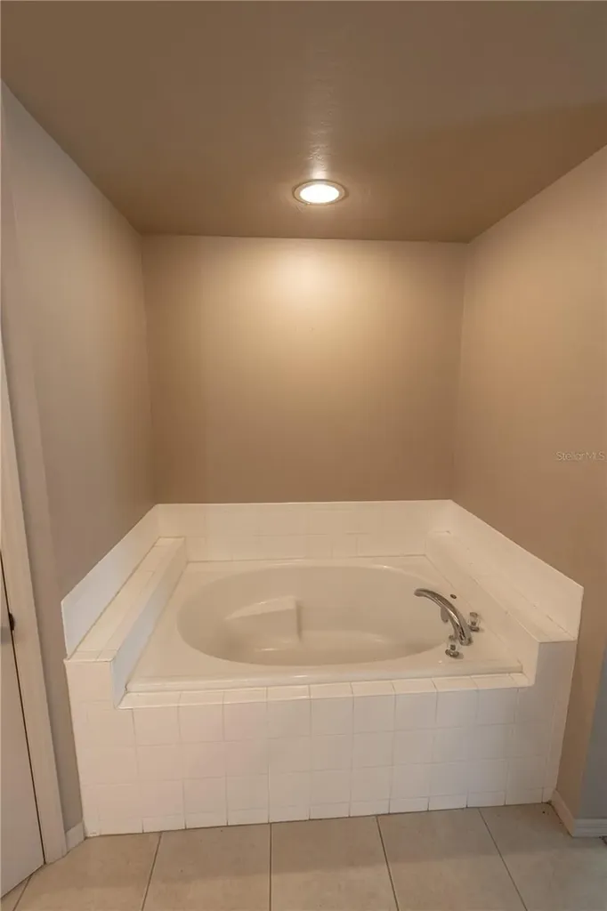4129 NE 19th Place Cape Coral FL 33909