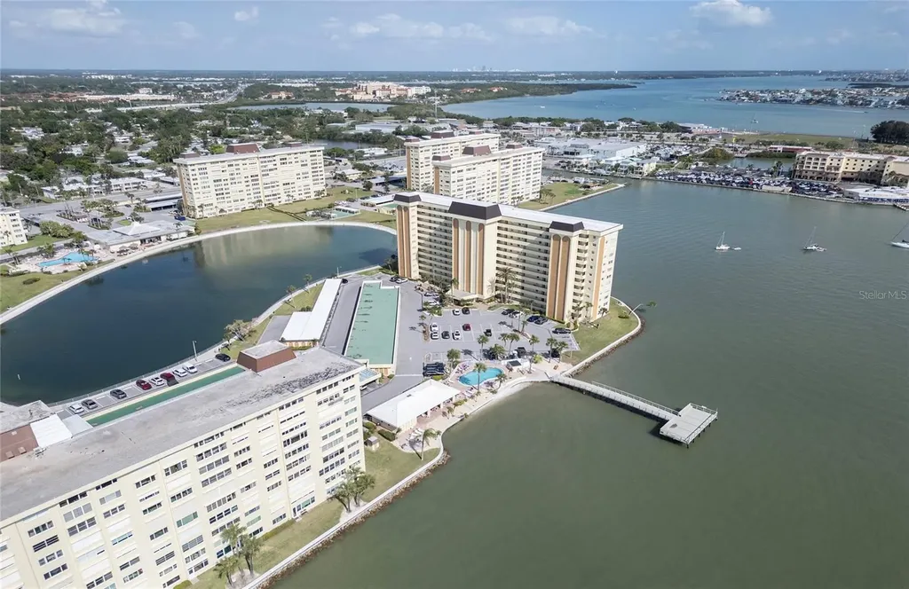 4775 Cove Circle St Petersburg FL 33708
