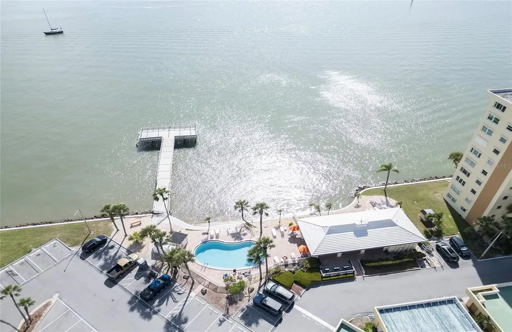 4775 Cove Circle St Petersburg FL 33708