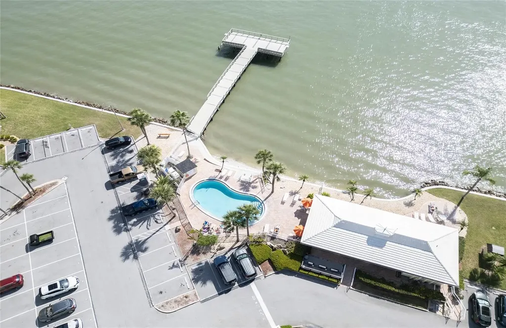 4775 Cove Circle St Petersburg FL 33708