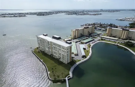 4775 Cove Circle St Petersburg FL 33708