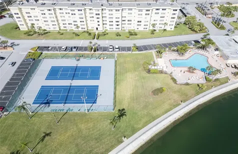 4775 Cove Circle St Petersburg FL 33708