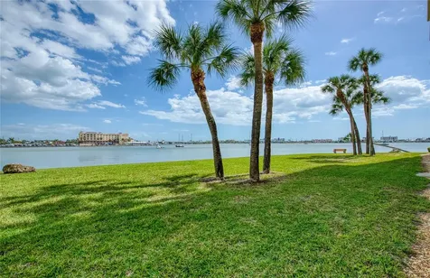 4775 Cove Circle St Petersburg FL 33708