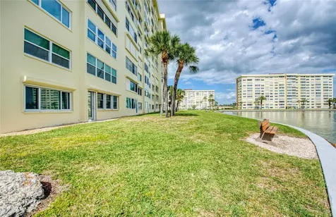 4775 Cove Circle St Petersburg FL 33708