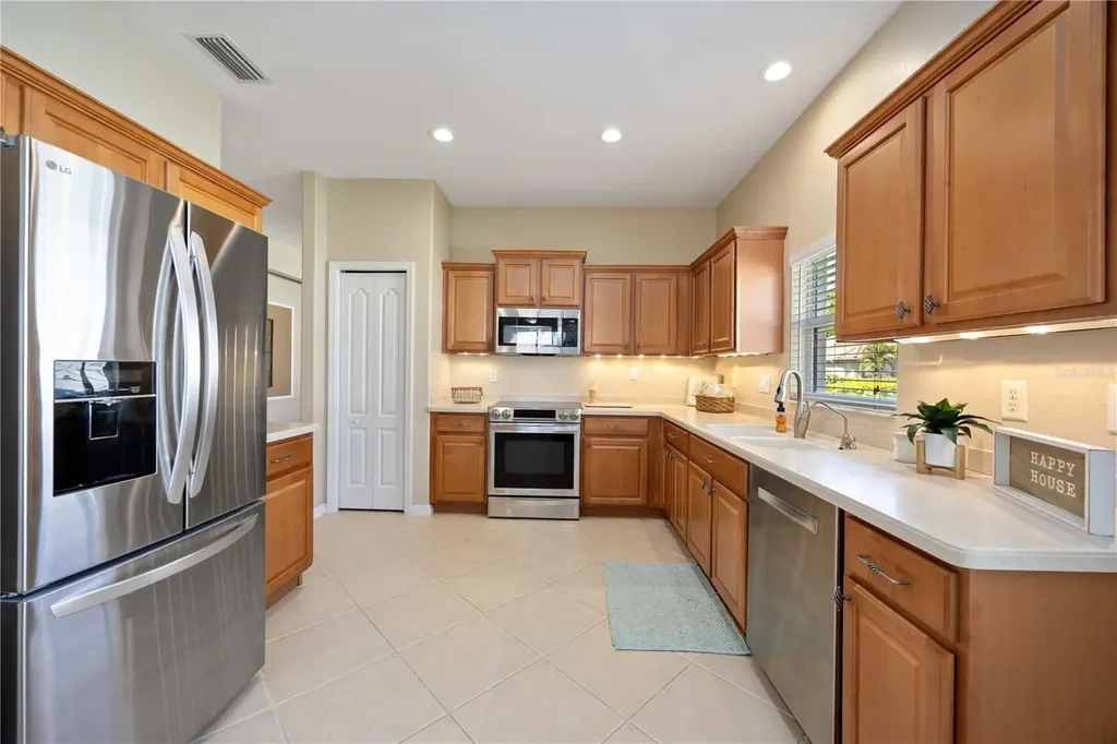 8769 Monterey Bay Loop Bradenton FL 34212