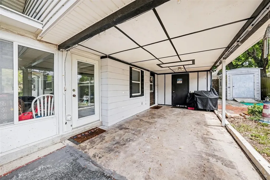 8605 Tupelo Drive Tampa FL 33637