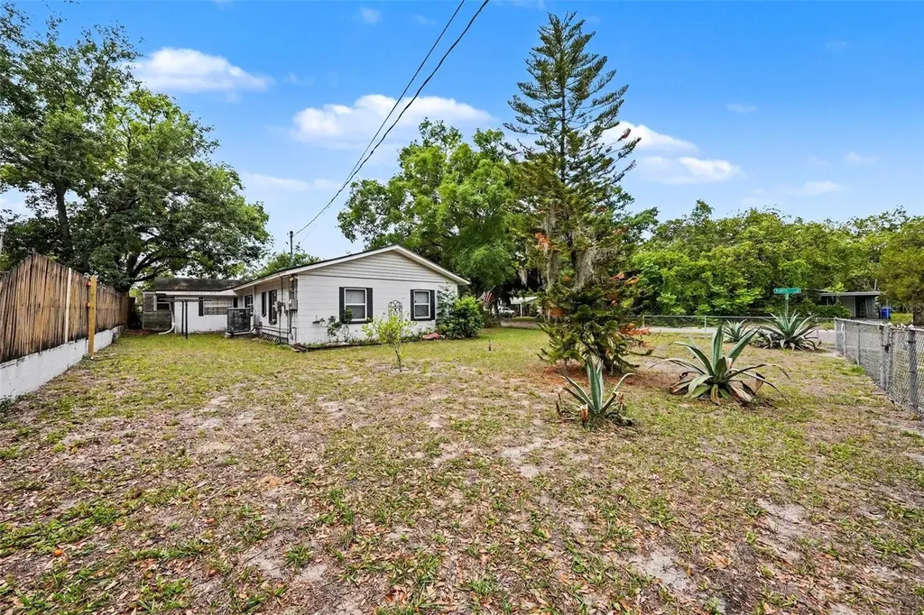 8605 Tupelo Drive Tampa FL 33637