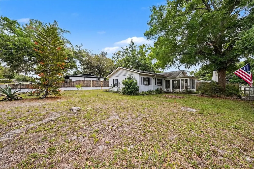 8605 Tupelo Drive Tampa FL 33637