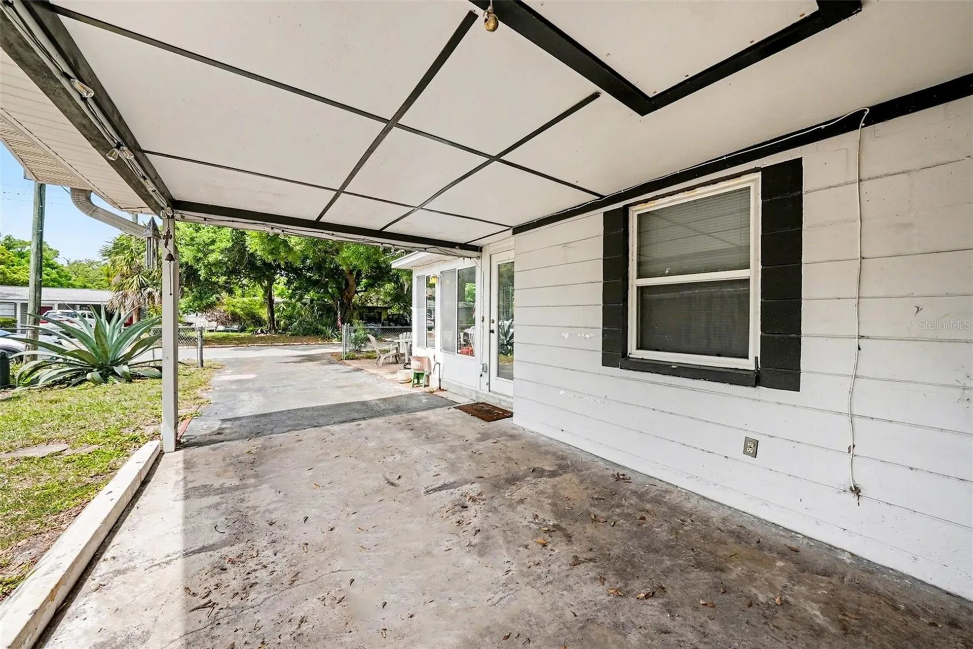 8605 Tupelo Drive Tampa FL 33637