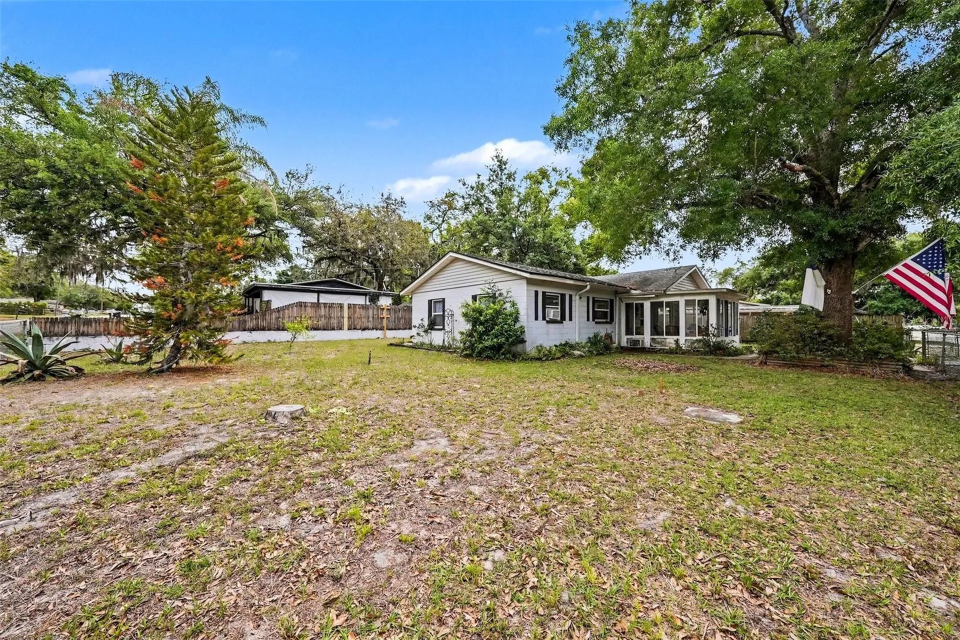 8605 Tupelo Drive Tampa FL 33637
