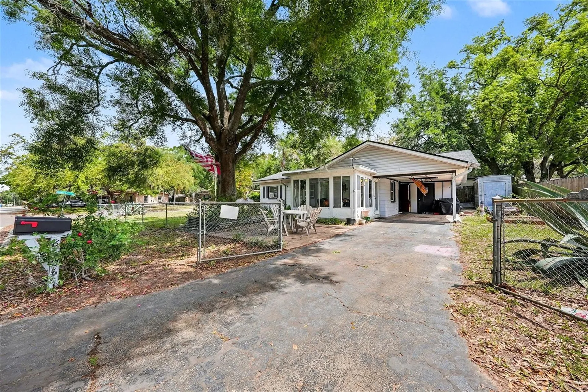 8605 Tupelo Drive Tampa FL 33637