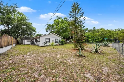 8605 Tupelo Drive Tampa FL 33637
