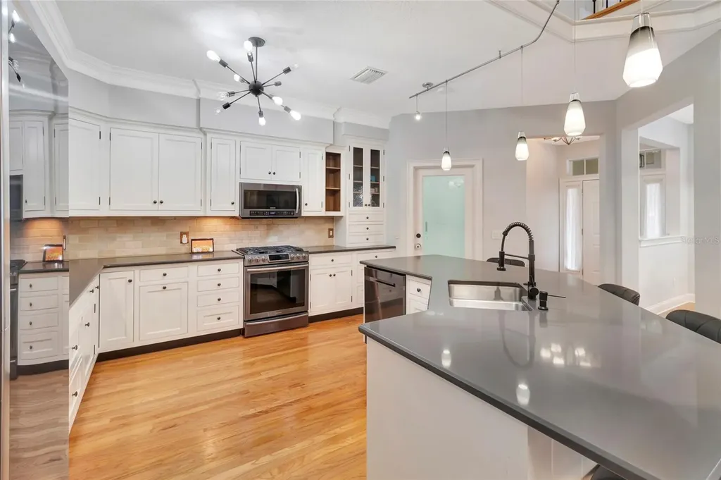 1215 Lakeshore Drive Eustis FL 32726
