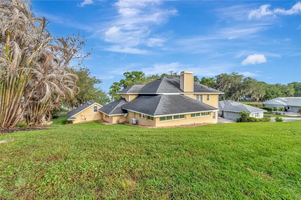 1215 Lakeshore Drive Eustis FL 32726