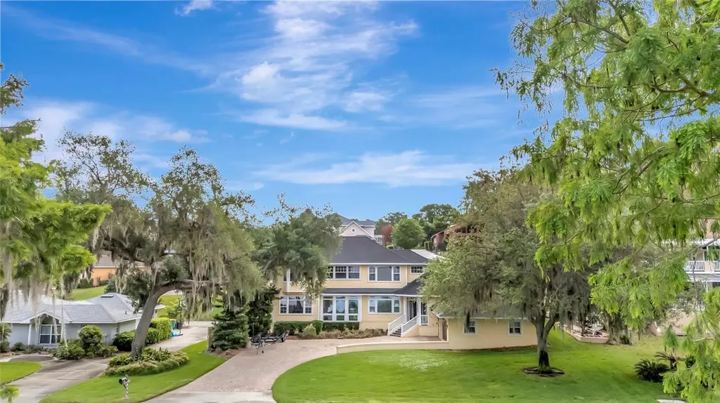 1215 Lakeshore Drive Eustis FL 32726