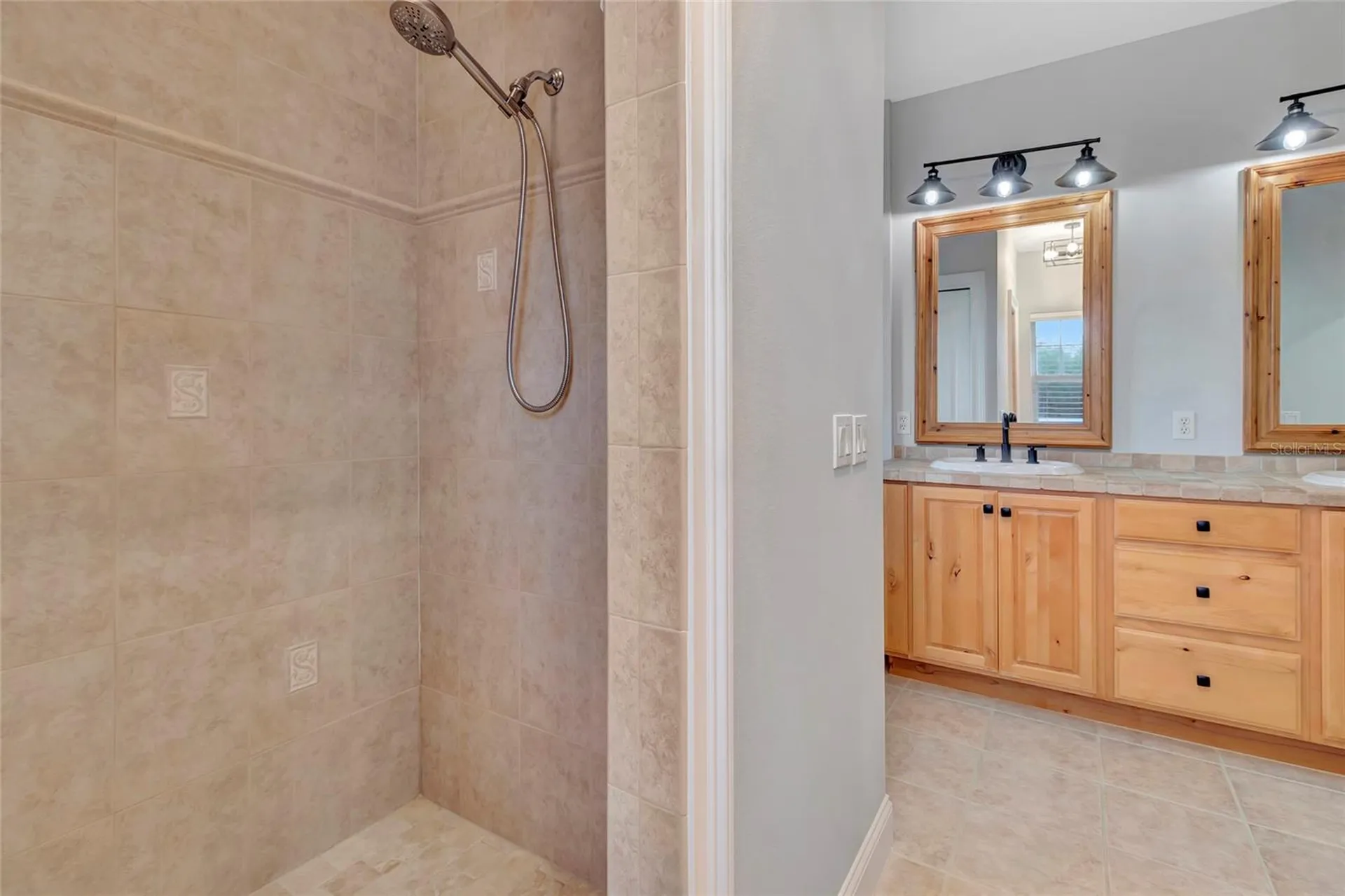 1215 Lakeshore Drive Eustis FL 32726