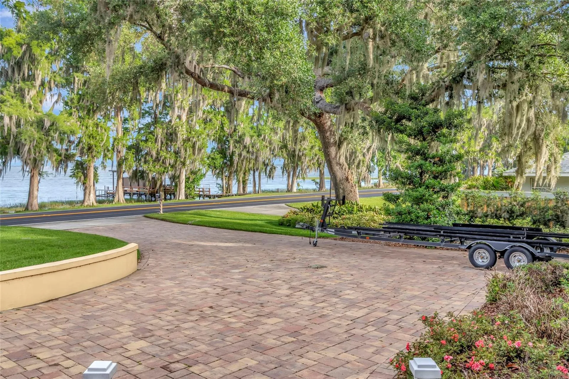 1215 Lakeshore Drive Eustis FL 32726