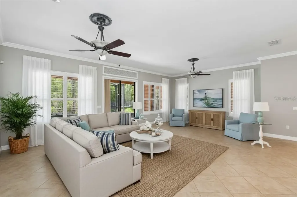 181 Indian Wells Avenue Kissimmee FL 34759