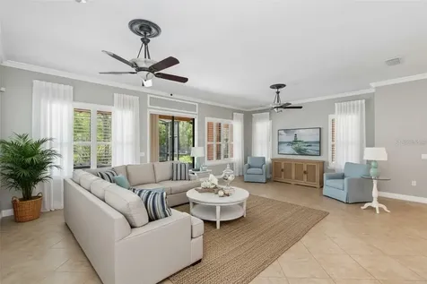 181 Indian Wells Avenue Kissimmee FL 34759