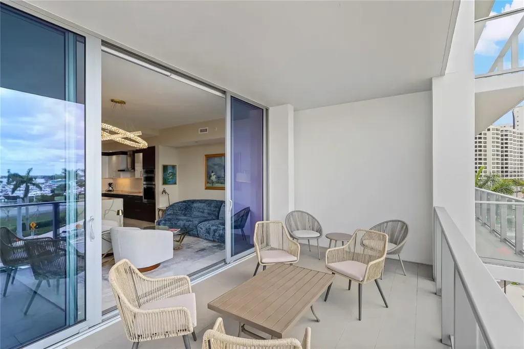 1155 N Gulfstream Avenue Sarasota FL 34236