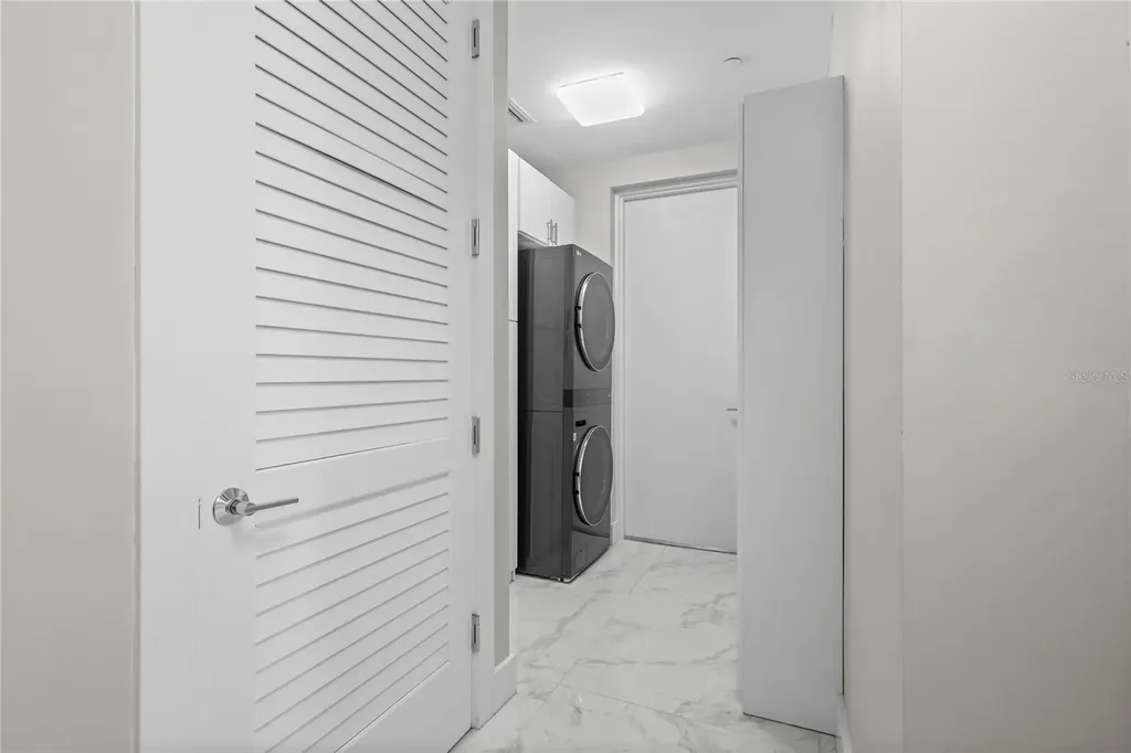 1155 N Gulfstream Avenue Sarasota FL 34236