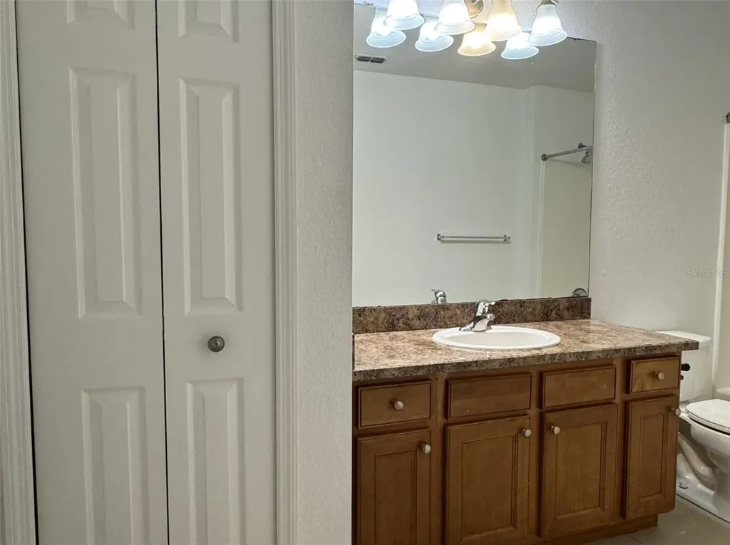 5483 Vineland Road Orlando FL 32811