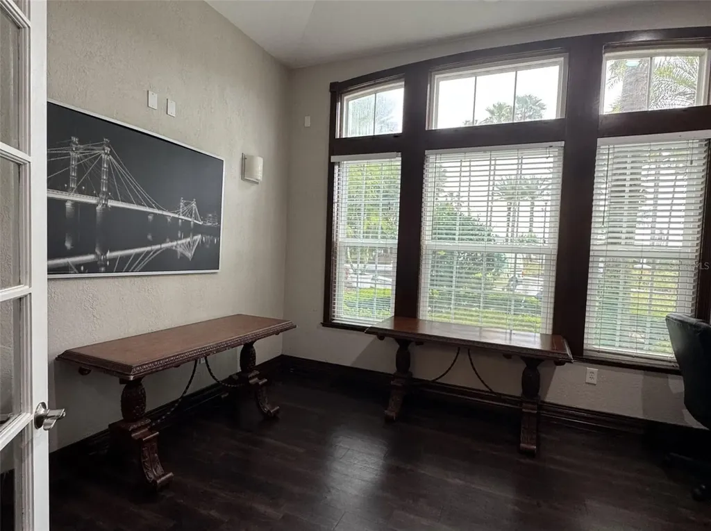 5483 Vineland Road Orlando FL 32811