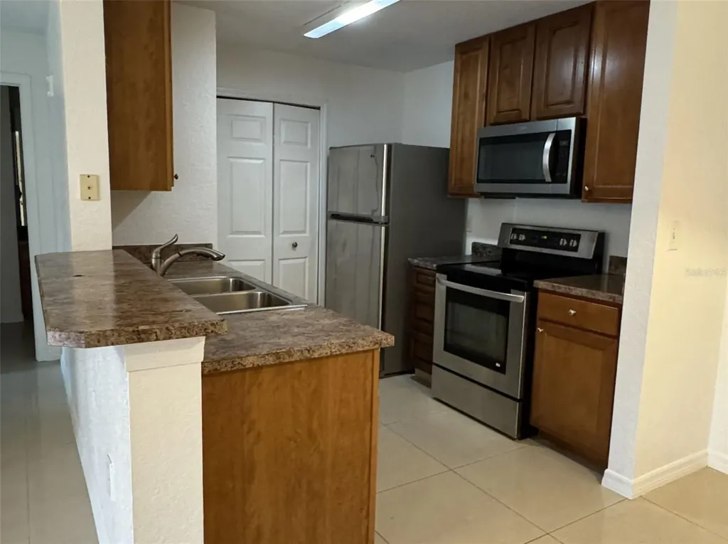 5483 Vineland Road Orlando FL 32811