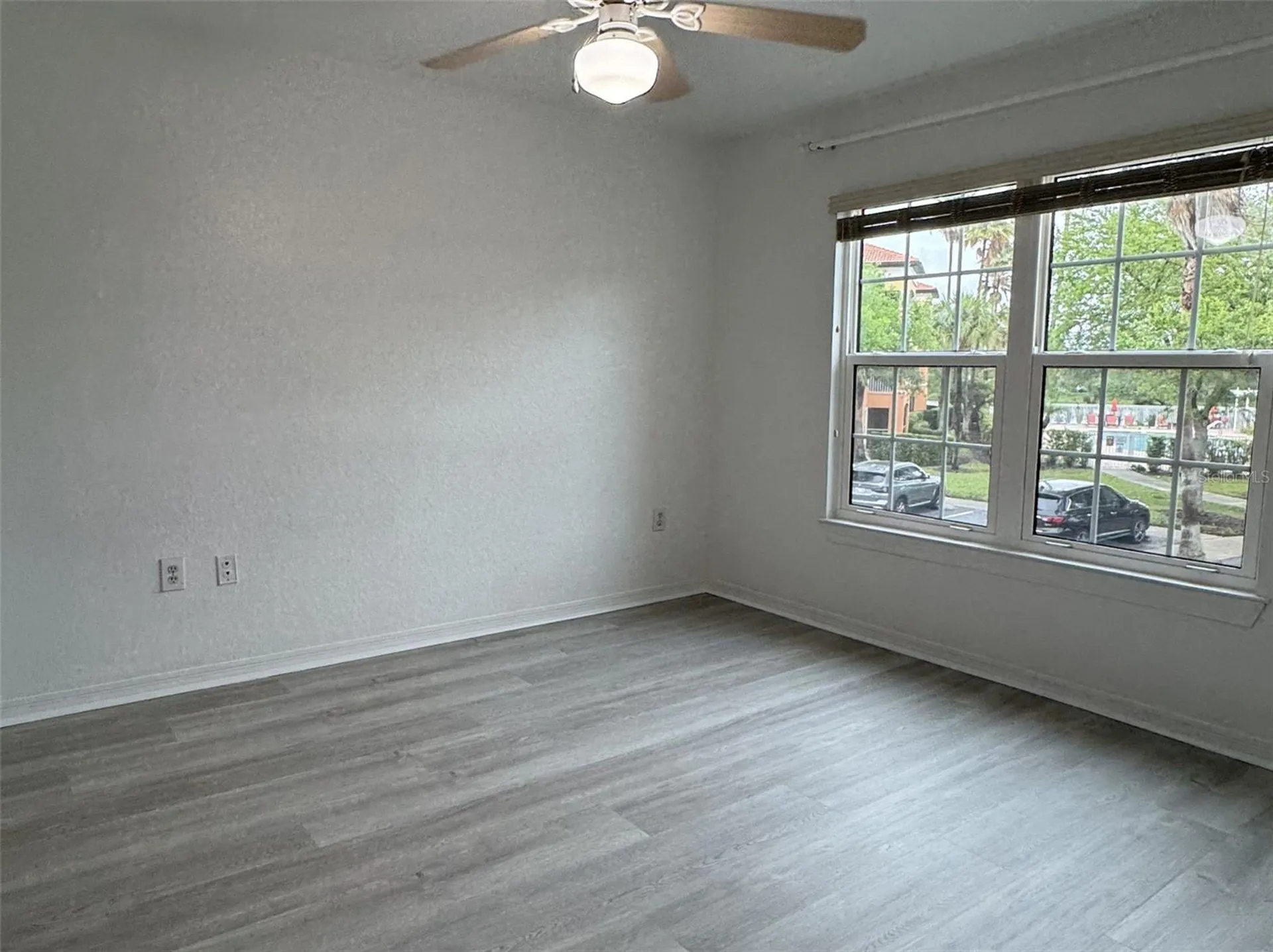 5483 Vineland Road Orlando FL 32811