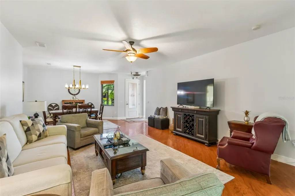 376 Indian Wells Avenue Poinciana FL 34759