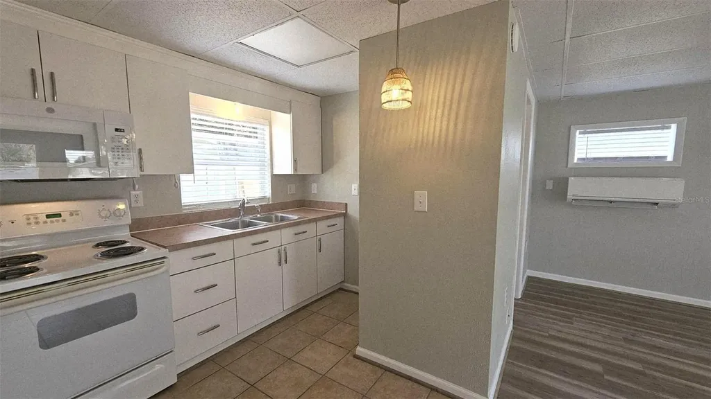 45 W Langsner Street Englewood FL 34223