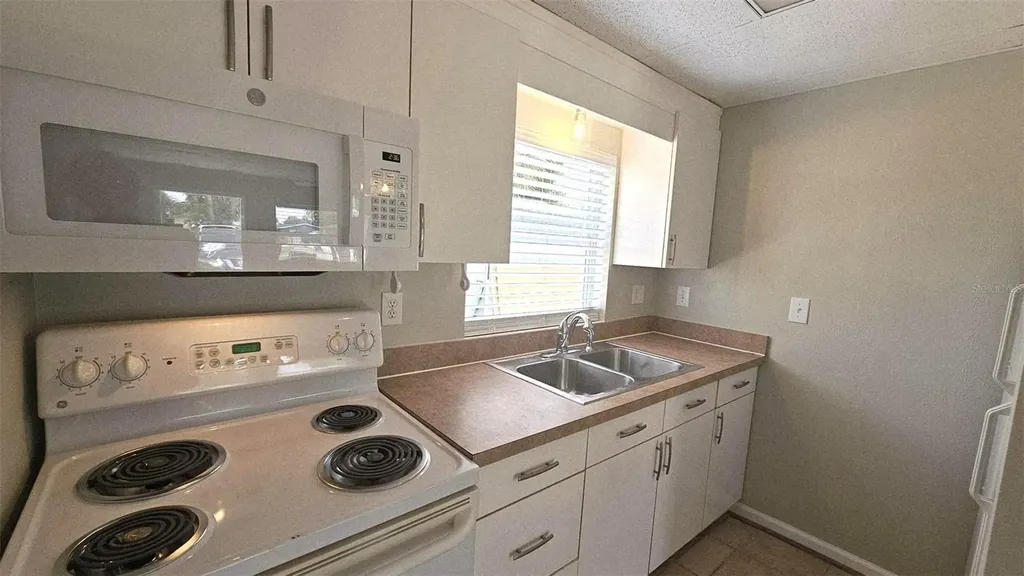45 W Langsner Street Englewood FL 34223