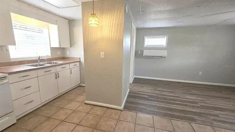 45 W Langsner Street Englewood FL 34223